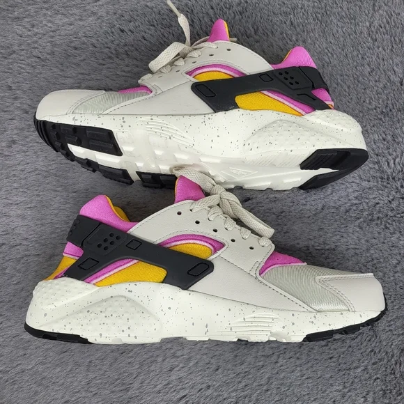 Nike Air Huarache Run Women's Running Shoes - Picture 6 of 8